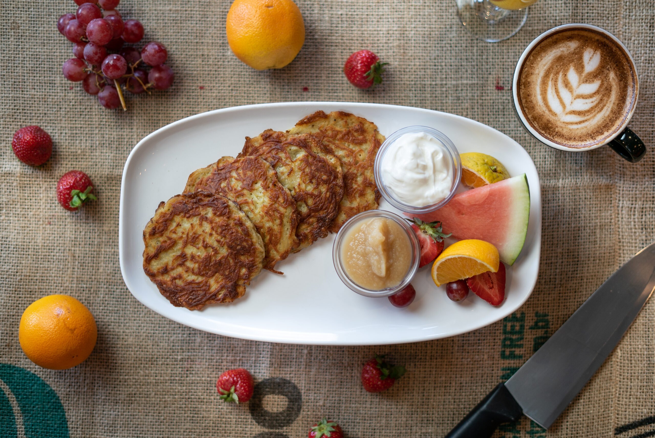 VILLAGE Latkes - with sour cream, apple sauce and fruit