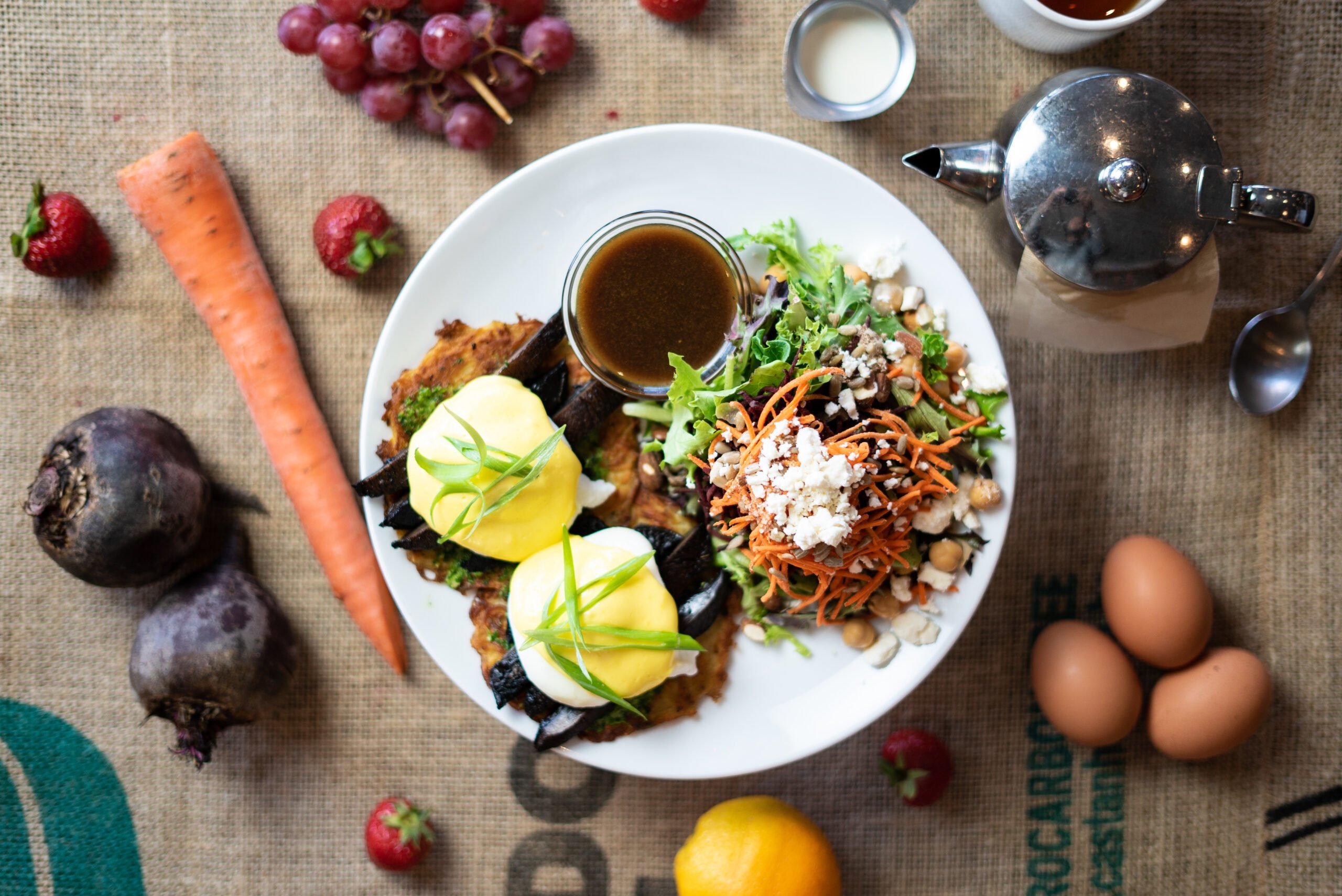 Italian Benny - portobello mushroom, basil-arugula pesto, hollandaise, parmesan & green onion.