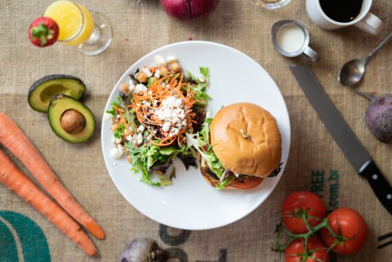 Slaters Beef Burger - slaters ground steak patty, lettuce, tomato, & aioli, brioche bun